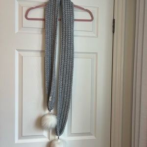 Beautiful handmade scarf by “Toqozy”.